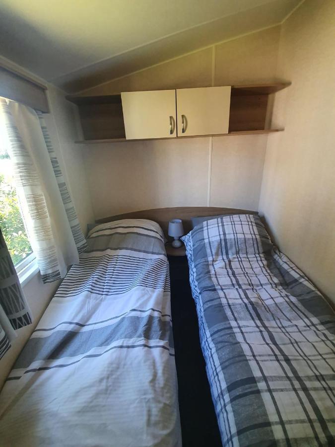 Blackmoor Farm - Caravan 3 Villa Ludchurch Buitenkant foto